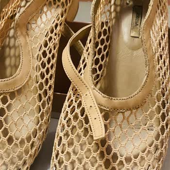 Desa Ayakkabıda Üretim Hatası Ve Mağaza Personelinin Yaklaşımı!