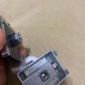 Duşakabin Camının Kendiliğinden Patlaması Ve Güvenlik Endişesi