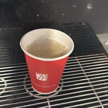 Kahve Makinesinden Kalitesiz Ve Sağlıksız Ürün Servisi