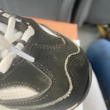 Skechers 1 Haftada Açılan Ayakkabıya Kullanıcı Hatası Denilmesi Mağdur Etti!