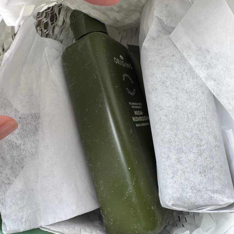 Origins Shipped a Scratched, Dirty Box and Customer Service Didn’t Help