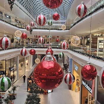 Akasya AVM'de Düşen Dev Süs Can Güvenliğimizi Tehlikeye Attı