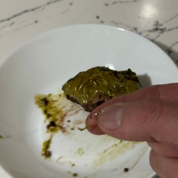 Değirmen Pastaneleri Pastadan Çıkan Metal Cisim