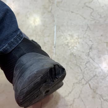 Canpark AVM Yürüyen Merdivende Ayakkabım Zarar Gördü İlgisizlik Yaşadım