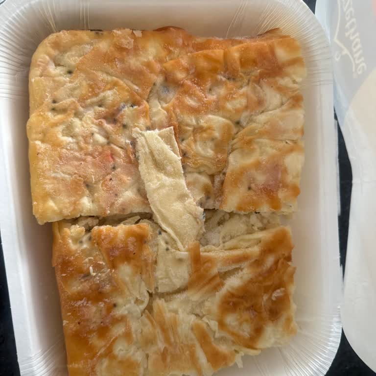 BİMden Aldığım Böreğin Küflü Çıkması Ve İletişim Eksikliği Endişe Yarattı