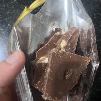 Aldığım Çikolatanın İçinden Kurt Çıktı Gıda Güvenliği Endişesi Yaşıyorum