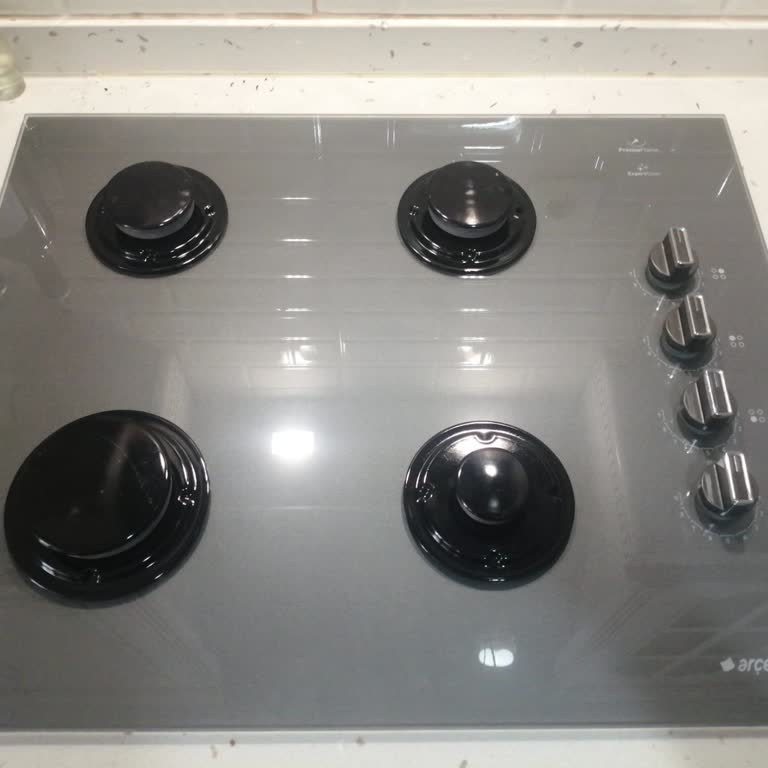 Cam Ankastre Ocak Kendiliğinden Patladı, Güvenliğimiz Tehlikeye Girdi