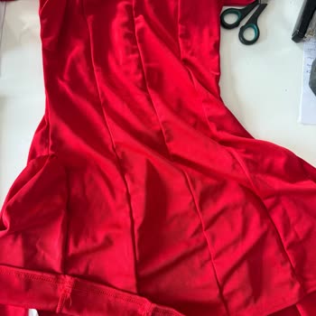 Olyssatr Sitedeki Ürünle Gelen Elbisenin Kumaşı, Modeli Ve Deseni Tamamen Farklıydı