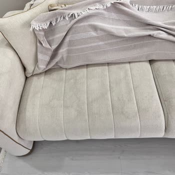 Veronica Koltuk Takımının Lekeli Kumaşı İçin Çözüm Bekliyorum