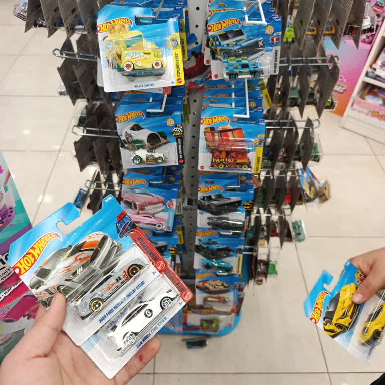 Toyzz Shop Optimum Mağazasında Saygısız Çalışan Davranışı