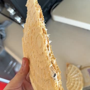 Sade Kağıt Helvada Yabancı Cisim: Sağlık Ve Hijyen Endişesi