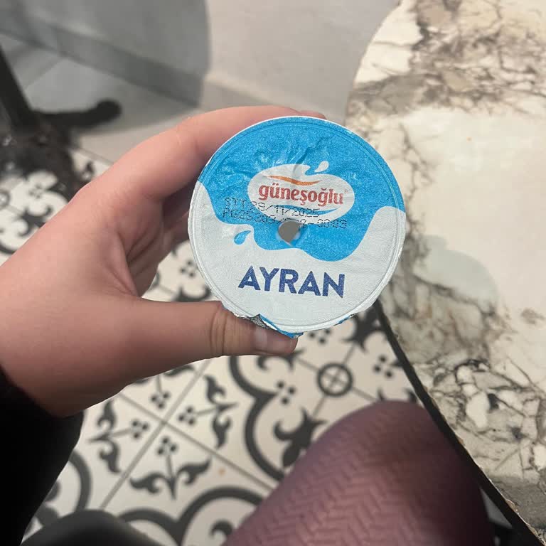 Son Kullanma Tarihi Geçmiş Ayran Sunumu Ve Sorumsuz Personel
