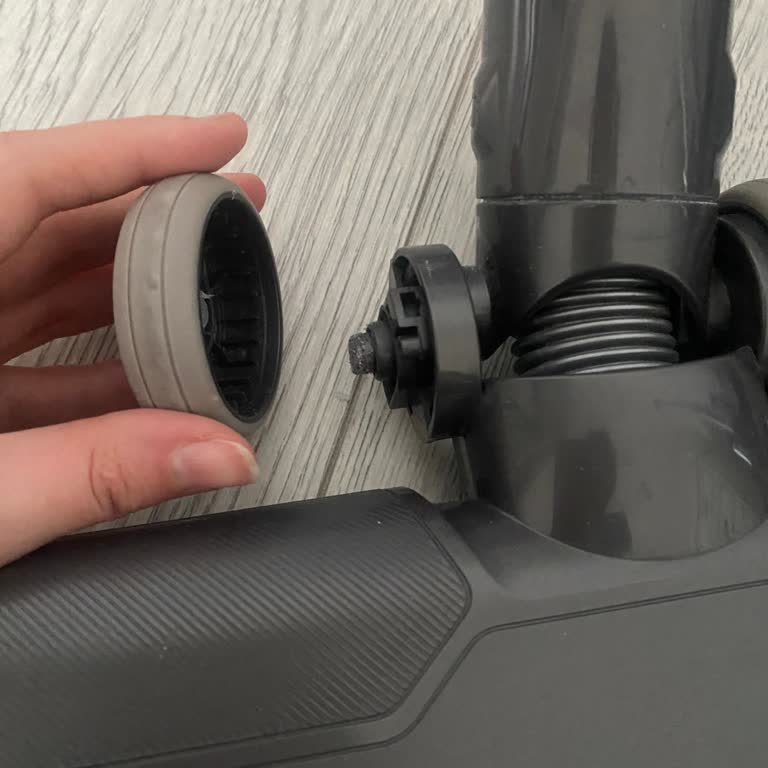 Arnica Şarjlı Süpürgede Tekrarlayan Parça Kırılması Ve Yetersiz Müşteri Desteği Mağduriyeti