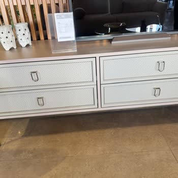 Kusurlu Ve Farklı Renkte Gelen TV Sehpası İçin İade Talebi Ve İletişim Sorunu