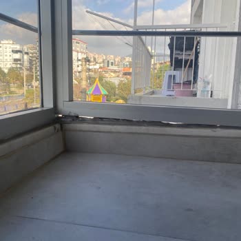 Cam Balkon Montajında Yaşanan Sorunlar Ve İletişim Eksikliği