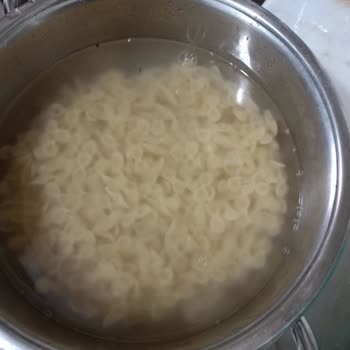 Bozulmuş Ve Böcekli Makarna: Gıda Güvenliği İhlali Ve Denetim Eksikliği