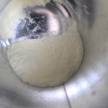 Hipp Aldığım Bebek Mamasının Rengi Farklı Çıktı Firma Dönüş Yapmadı