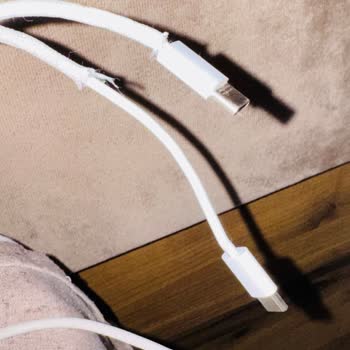 Apple Orijinal Şarj Kablosunda Erken Yıpranma Ve Yetersiz Garanti Desteği