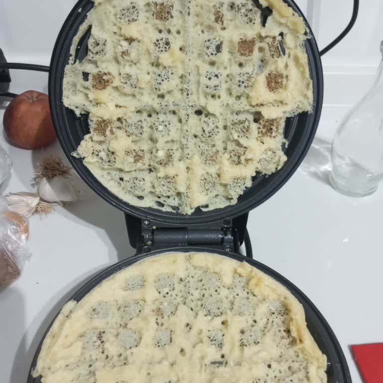 Homend Waffle Makinesi Hem Sorunlu Hem de Servisten Dönmüyor