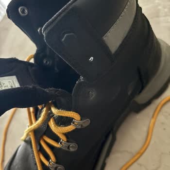 Trendyol Ayakkabının Bağcık Demirleri Koptu, Ürün Bu Haliyle Kullanılamaz Duruma Geldi