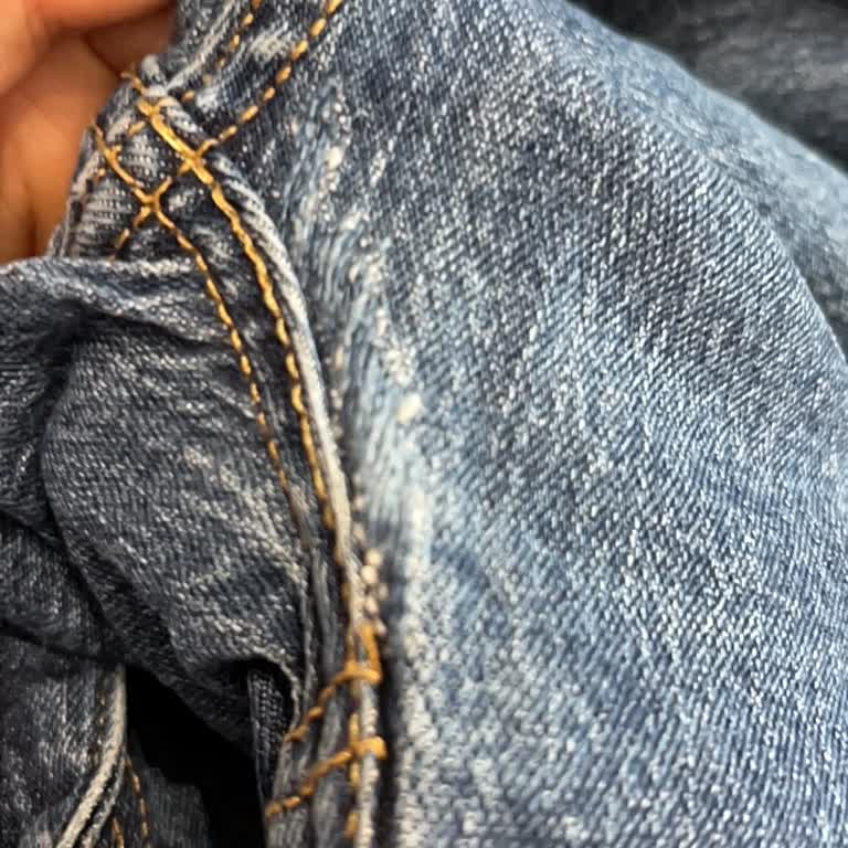 Levis Pantolonun Kısa Sürede Yırtılması Ve Yetersiz Garanti Süresi Hayal Kırıklığı Yarattı