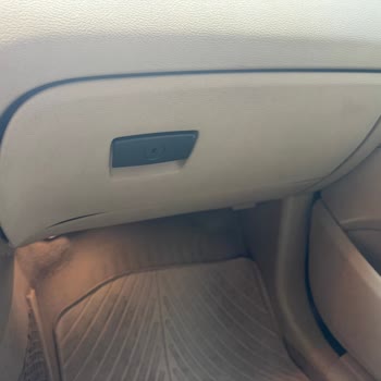 BMW X3 İç Aksamda Kaplama Ve Parça Sorunları İçin Onarım Talebi