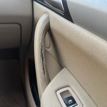BMW X3 İç Aksamda Kaplama Ve Parça Sorunları İçin Onarım Talebi