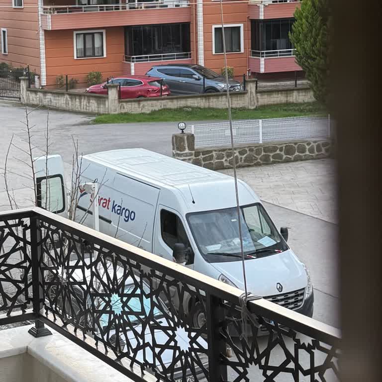 Evde Olmama Rağmen Kargom Teslim Edilmiyor, Kızım Mağdur Oldu