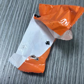 Eti İntens Kekten Plastik Parçası Çıkması Güvenimi Zedeledi