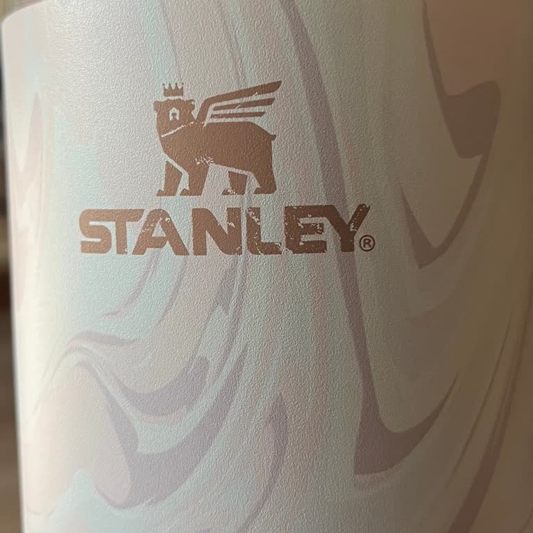 Stanley Termosun Logosu Kısa Sürede Silindi Orijinalliğinden Şüpheliyim