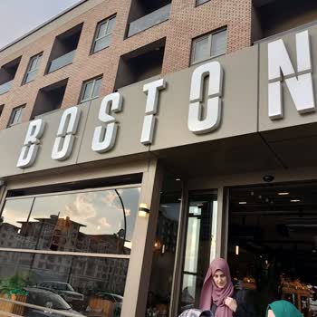 Boston Drink & Dessert Umursamaz Tavır