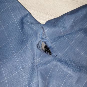 Defolu Ve Kullanılmış Takım Elbise Satışı, İlgisiz Müşteri Hizmetleri