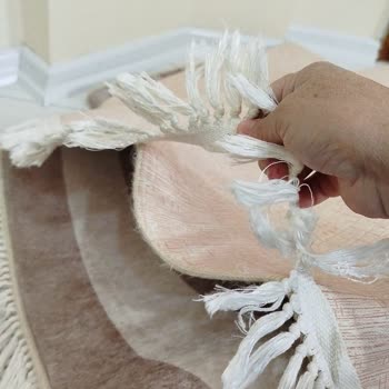 Halı Yıkama Sonrası Yırtık Halı Ve Sürekli Oyalama