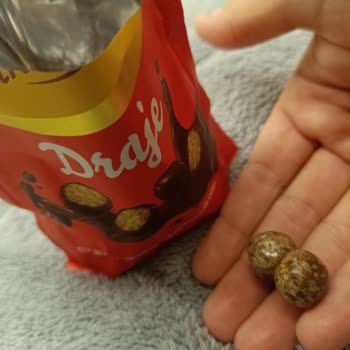 Aldığım Drajede Beyaz Tabaka Ve Farklı Koku Endişesi