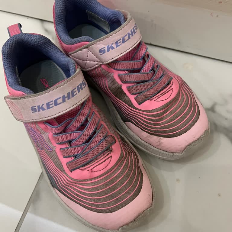 Skechers Ayakkabıda Kısa Sürede Kırışıklık Ve Renk Bozulması Yaşadım