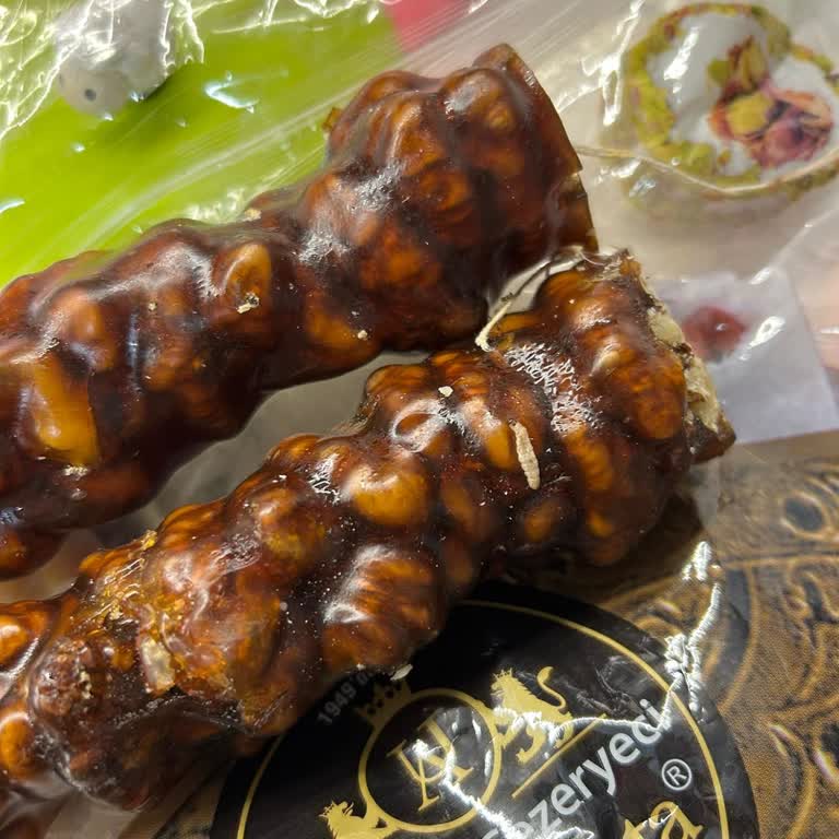 Meşhur Cezeryeci Arap Usta'dan Aldığımız Cevizli Sucukların İçinden Kurtlar Çıktı