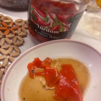 Kırmızı Biber Paketinden Çıkan Ölü Tırtıl Hijyen Endişesi Yarattı