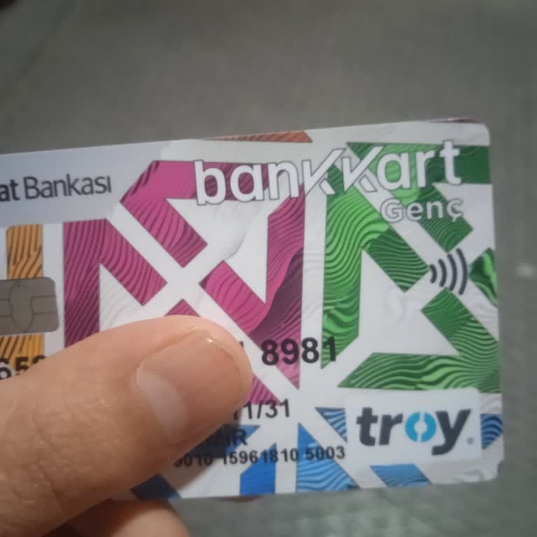Genç Kartımın Kredi Özelliği Haftalardır Aktif Edilmiyor, Mağduriyet Yaşıyorum