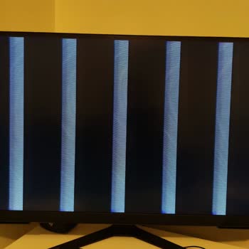 Samsung Monitörde Kalıcı Dikey Çizgi Sorunu Mağduriyet Yaratıyor!