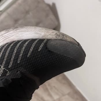 Kısa Sürede Yırtılan Ayakkabıya Ret Cevabı Mağdur Etti