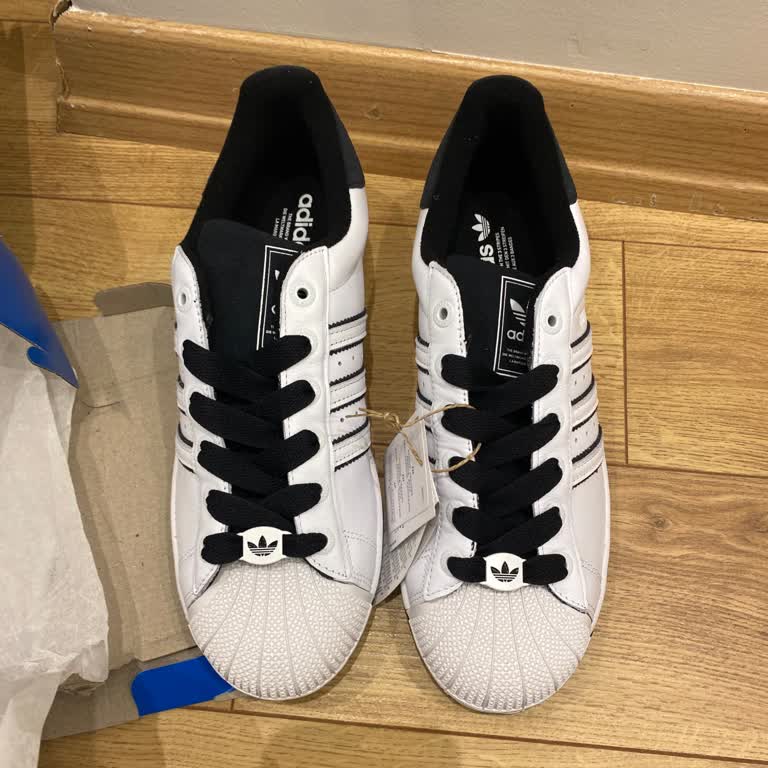 Adidas Superstar Siparişimde Eksik Bağcık Ve Yetersiz Çözüm