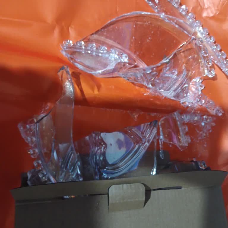 Kırık Gelen Ürün İçin İade Sürecinde Bilgilendirilmemek Ve Mağduriyet