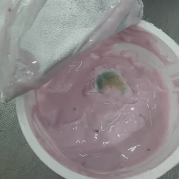 Tarihi Geçmemiş Sek Yoğurtta Küf Çıkması Endişe Yarattı
