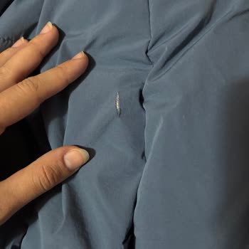 İndirimli Aldığım Mont Yırtık Çıktı Değişim Talebim Var