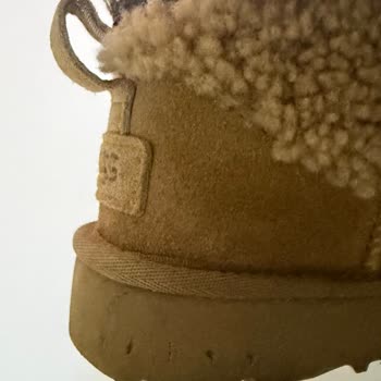 İlk Giyimde Ugg Ayakkabıda Delik Oluştu Hayal Kırıklığı Yaşadım