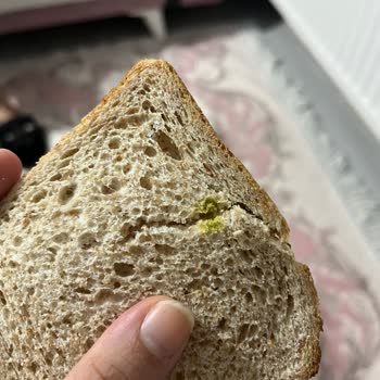Aldığım Ekmekte Küf Ve Yabancı Maddeyle Karşılaştım, Güvenim Sarsıldı