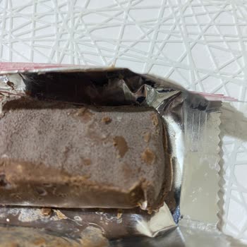 Son Kullanım Tarihi Geçmemiş Çikolatada Küf Ve Güven Sorunu