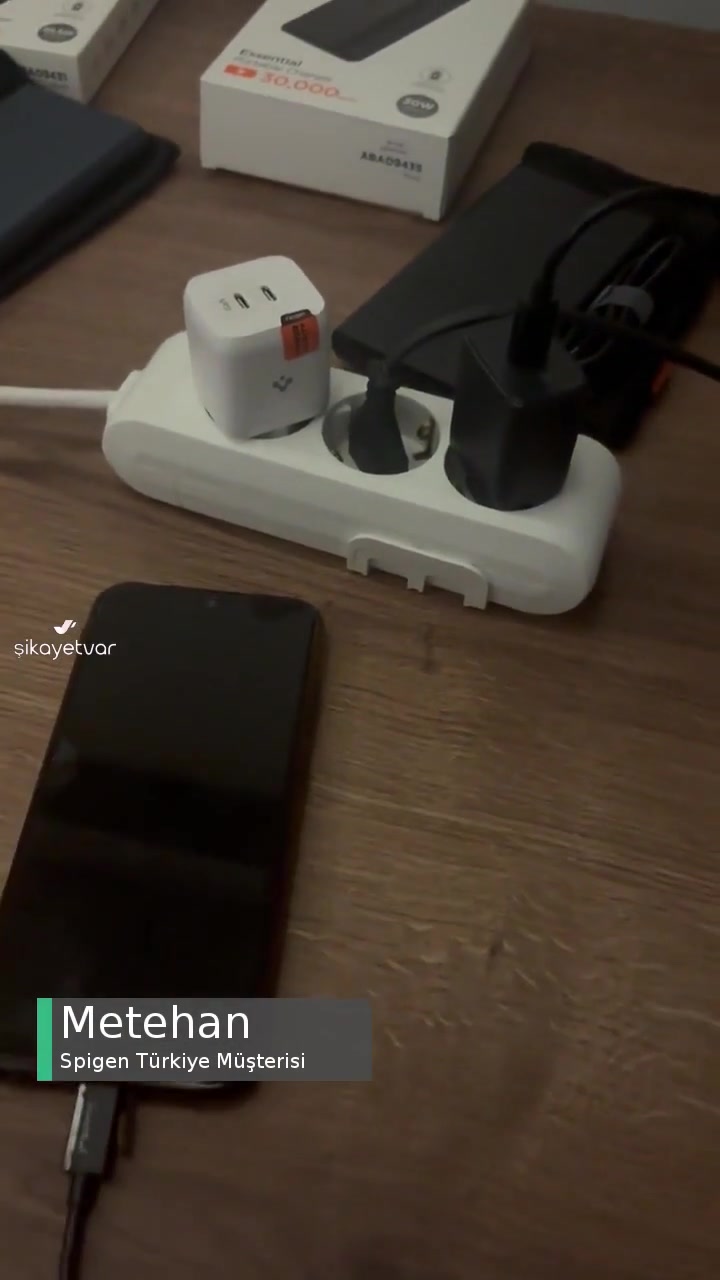Spigen 20w Adaptör Cızırtı Ve Isınma Sorunu! videonun kapak resmi