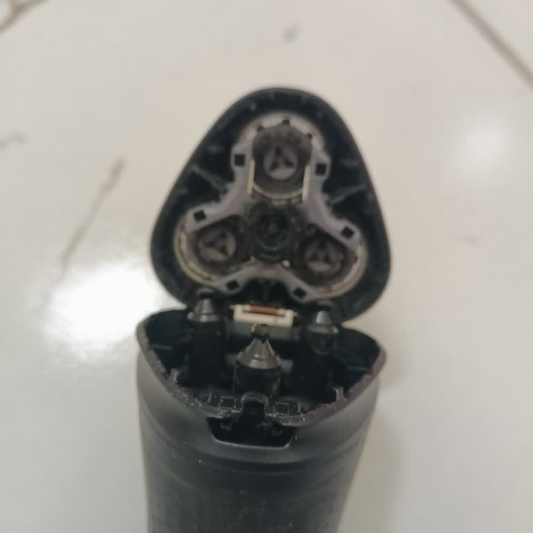 Garanti Kapsamındaki Tıraş Makinesi Parçası Kırıldı Servis Yardımcı Olmadı