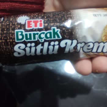 Kapalı Paket Bisküviden Böcek Ve Ağ Çıkması Güvenimi Sarstı